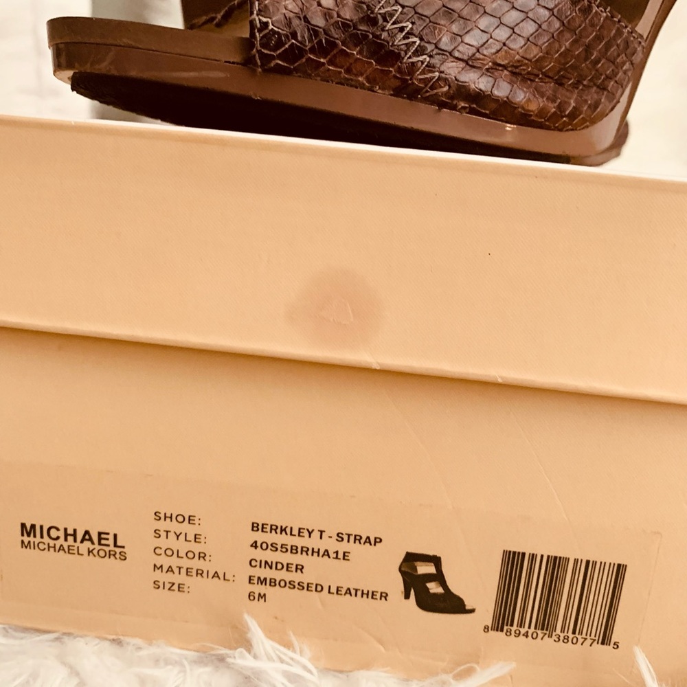Micheal Kors Berkeley TStrap Embossed Leather … Color Cider 9.5 - Picture 7 of 8